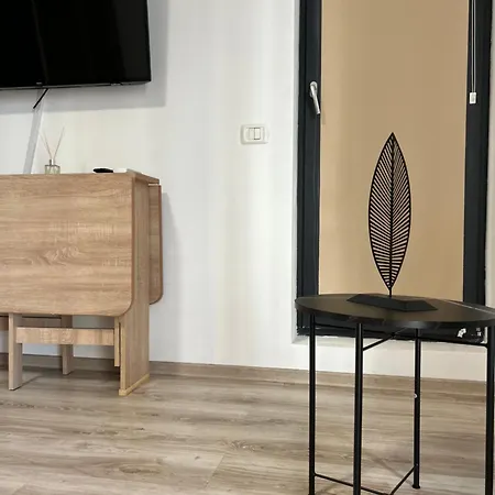 Elegant Getaway At Exigent Plaza - 09 Bükreş