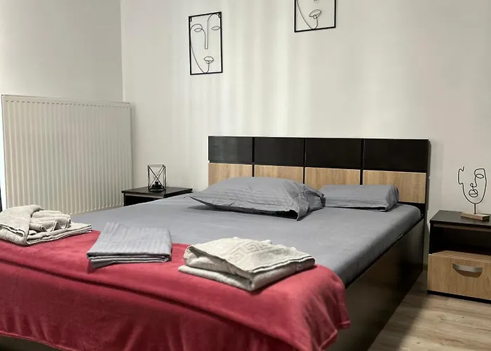 Elegant Getaway At Exigent Plaza - 09 Апартаменти *