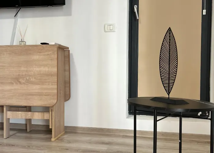 Elegant Getaway At Exigent Plaza - 09 Бухарест