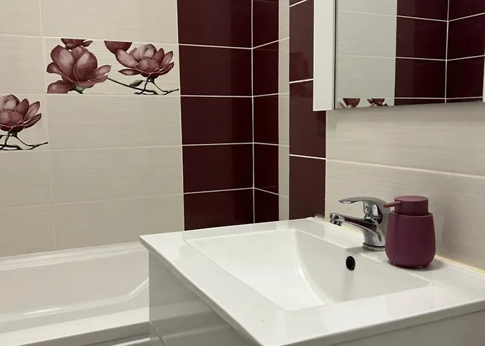 Elegant Getaway At Exigent Plaza - 09 *