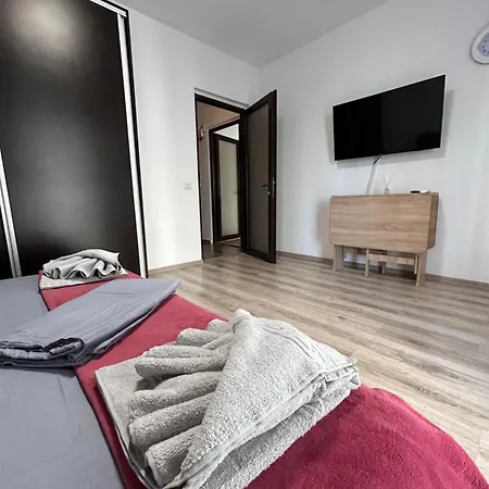 Elegant Getaway At Exigent Plaza - 09 Apartment