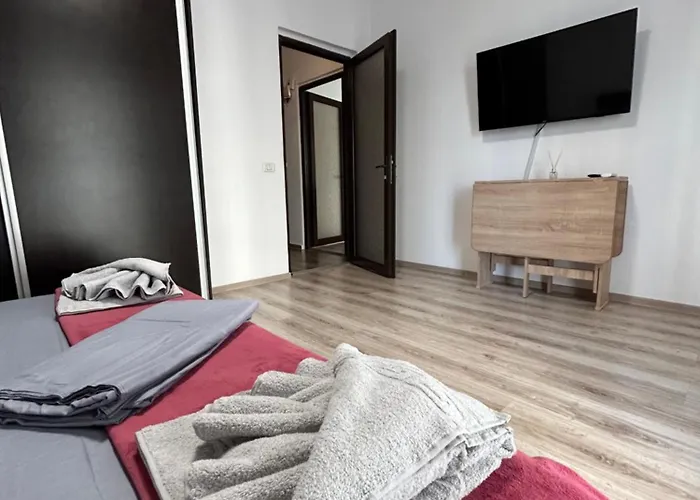 Elegant Getaway At Exigent Plaza - 09 Apartment